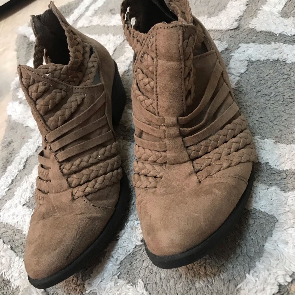 perfect fall booties!! From Rue 21